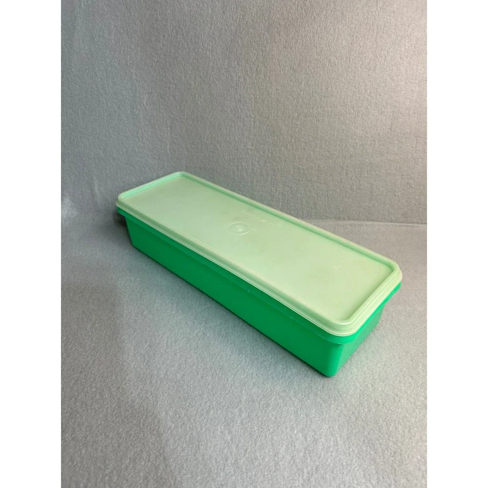 Tupperware Celery Keeper Jadeite Large Vintage 1327-4 Crisper Storage Container